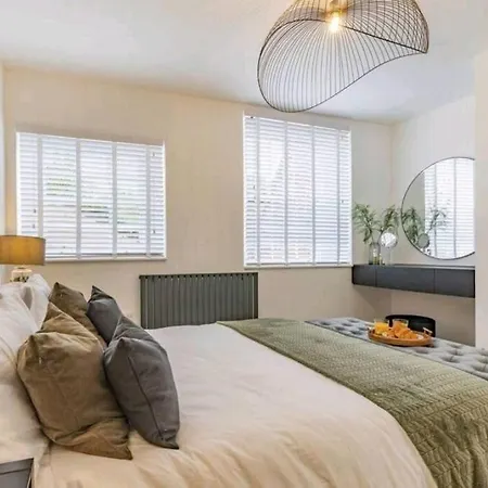 St Marg's Hideaway: Grade II Listed Luxury in Cheltenham's Heart Exterior photo